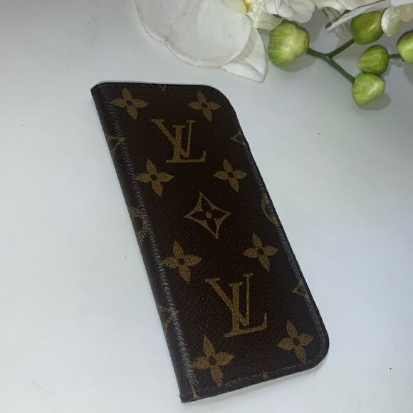 Authentic Louis Vuitton Monogram iPhone 6 Cellphone Case - Picture 1 of 3